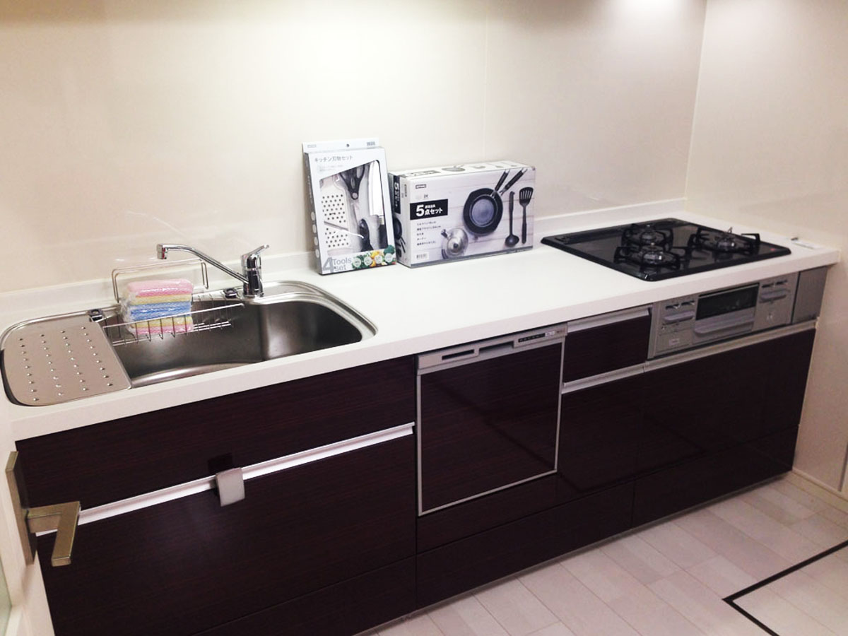 食洗器付きの広々キッチン　女性専用シェアハウス新横浜ベース
